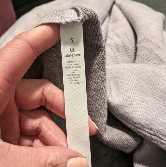 Lululemon Reversible Still Lotus Wrap size Small - Picture 7 of 10